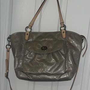 Elegant Coach Gray Leather Handbag
